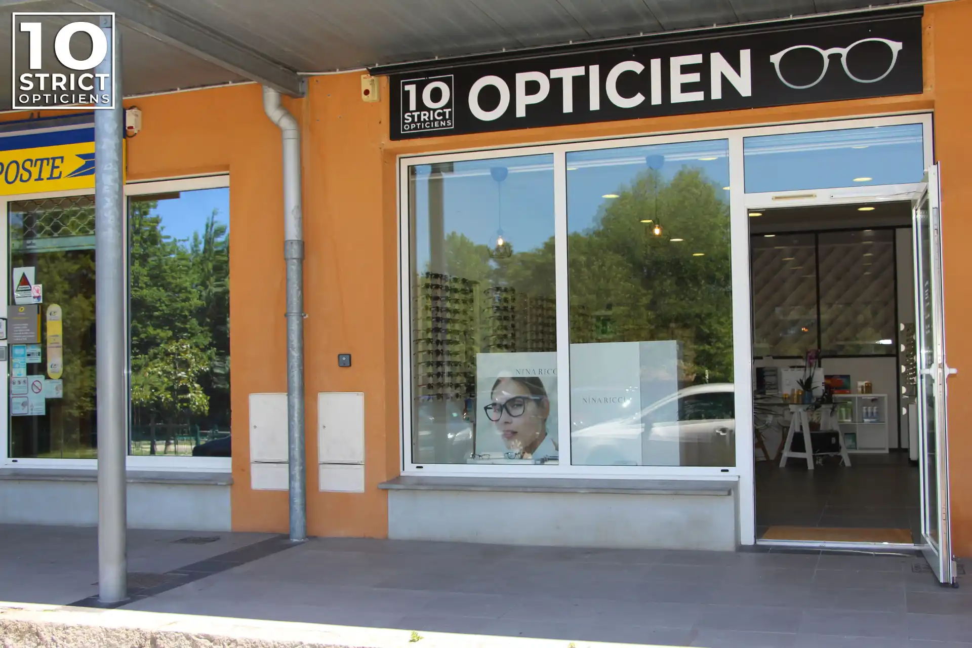 Façade du magasin Vayres Optique, Place du Gestas à Vayres